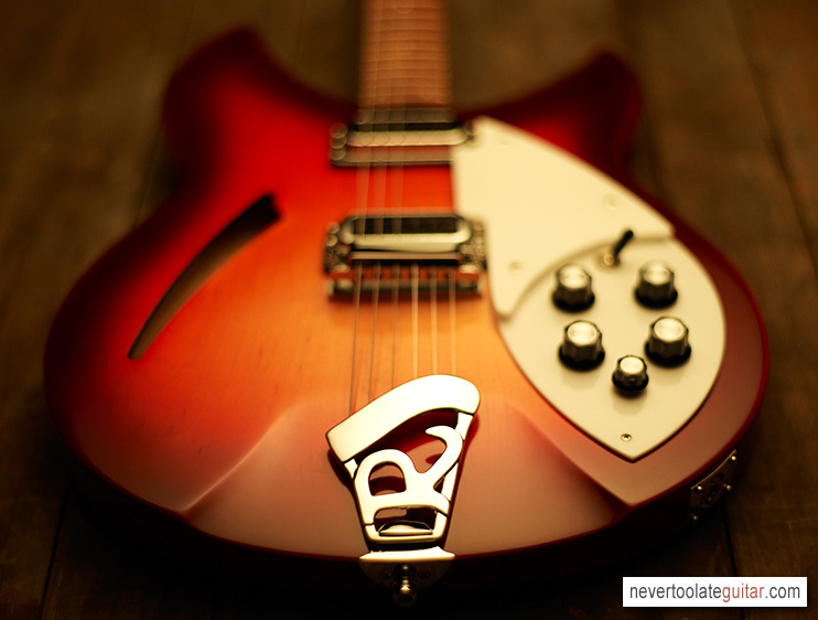 Rickenbacker 330 Fireglow Rickenbacker 330 Fireglow